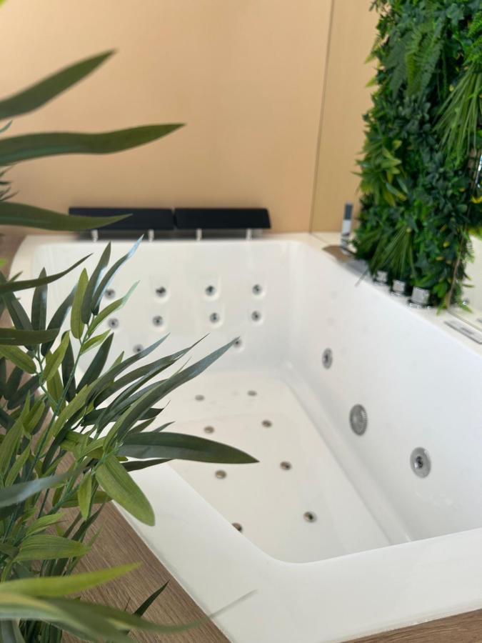 Lovin Luxury Romantic Suite With Jacuzzi Albufeira Eksteriør billede